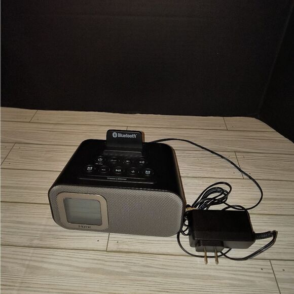 iHome iBT22 Gray Bluetooth LCD Display USB Charging Bedside Dual Speaker Alarm - Picture 1 of 10
